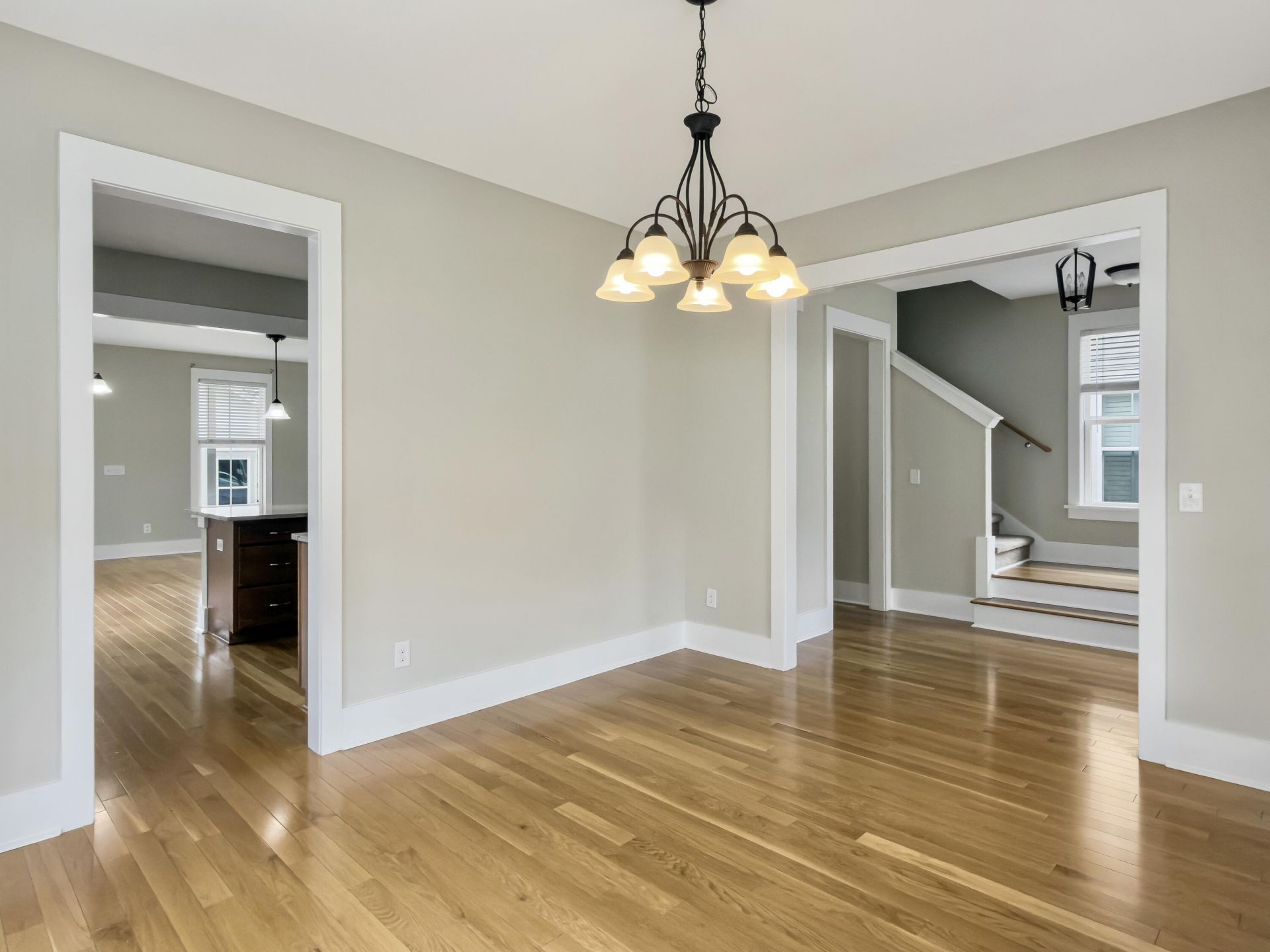3549 Sewel Avenue Photo 5