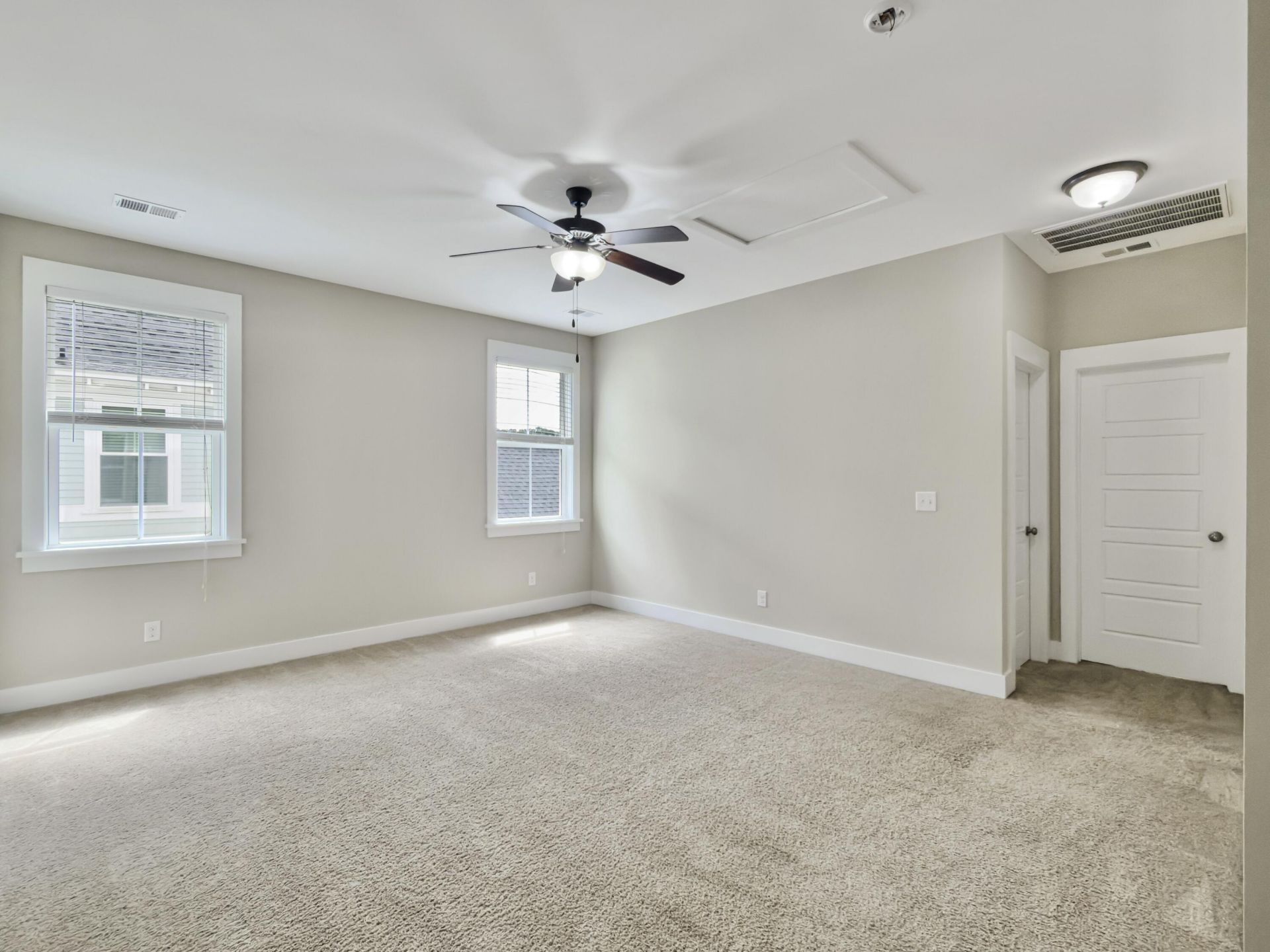 3549 Sewel Avenue Photo 8