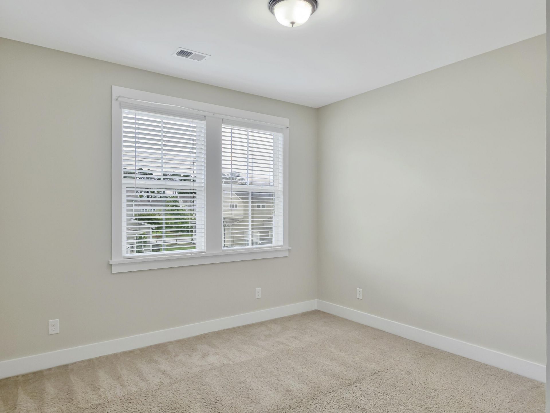 3549 Sewel Avenue Photo 9