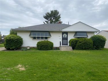 19601 Mayfair Lane, Warrensville Heights, OH 44128