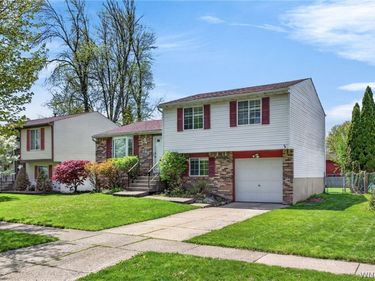 266 Peppertree Drive, Amherst, NY 14228
