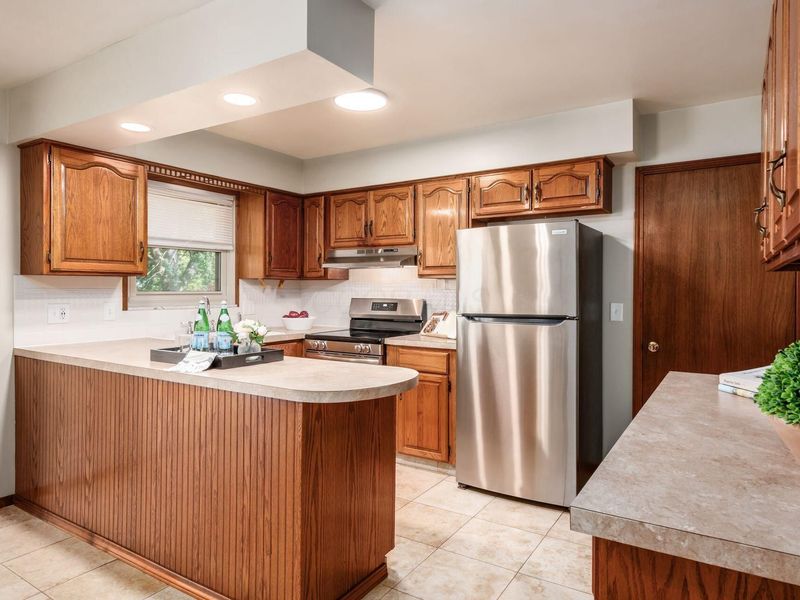 792 Ross Road , Columbus, OH 43213 Photo 12