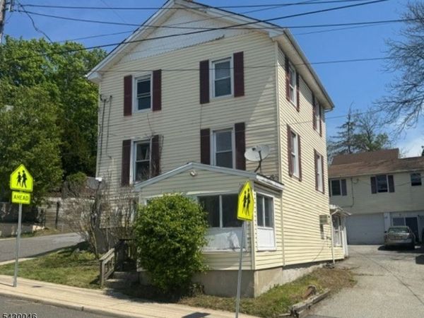 2 Harrison St, Sussex, NJ 07461