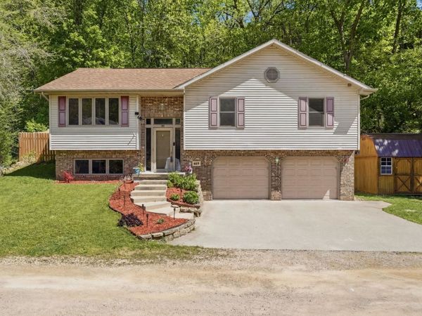 669 Kaufmann Avenue, Dubuque, IA 52002