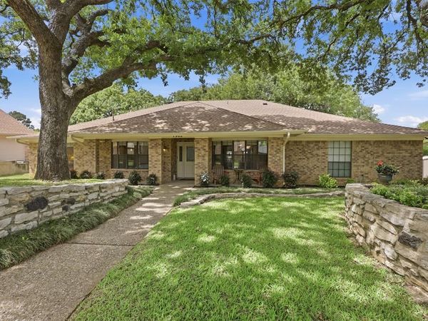 1902 Red Cypress Court, Arlington, TX 76012
