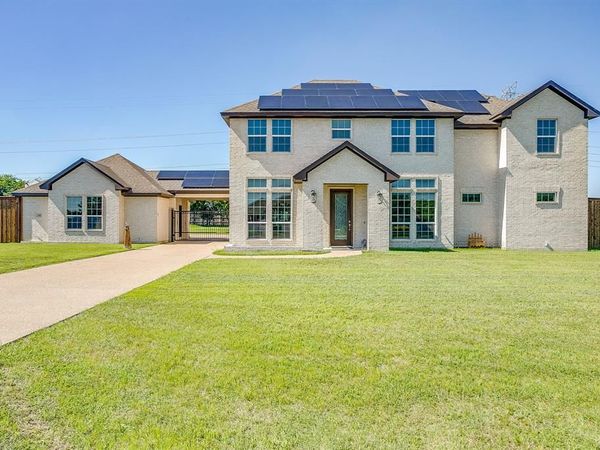 5400 Posada Drive, Fort Worth, TX 76036