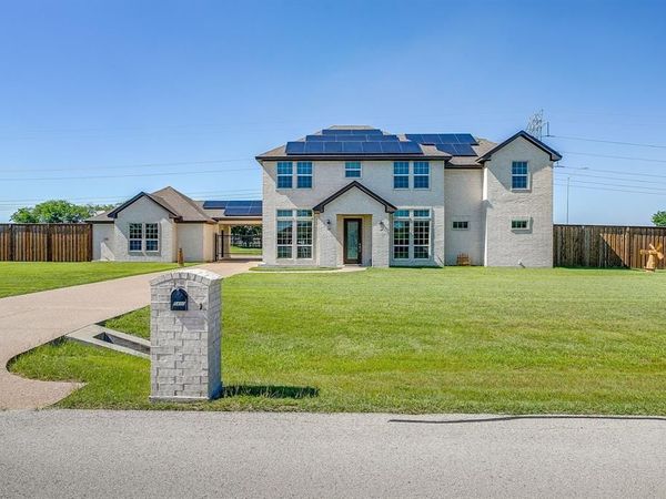 5400 Posada Drive, Fort Worth, TX 76036