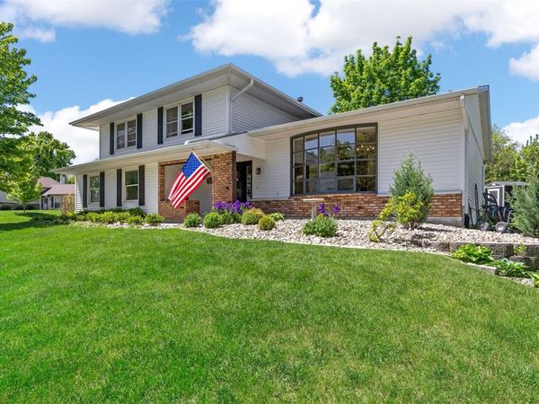 6917 Chelsea Drive NE, Cedar Rapids, IA 52402
