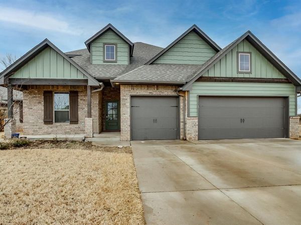 512 E Barajas Terrace, Mustang, OK 73064