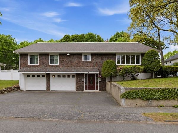 3 Spruce St, Stoneham, MA 02180
