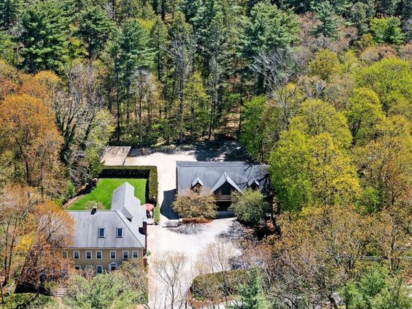 39 Church St, Weston, MA 02493
