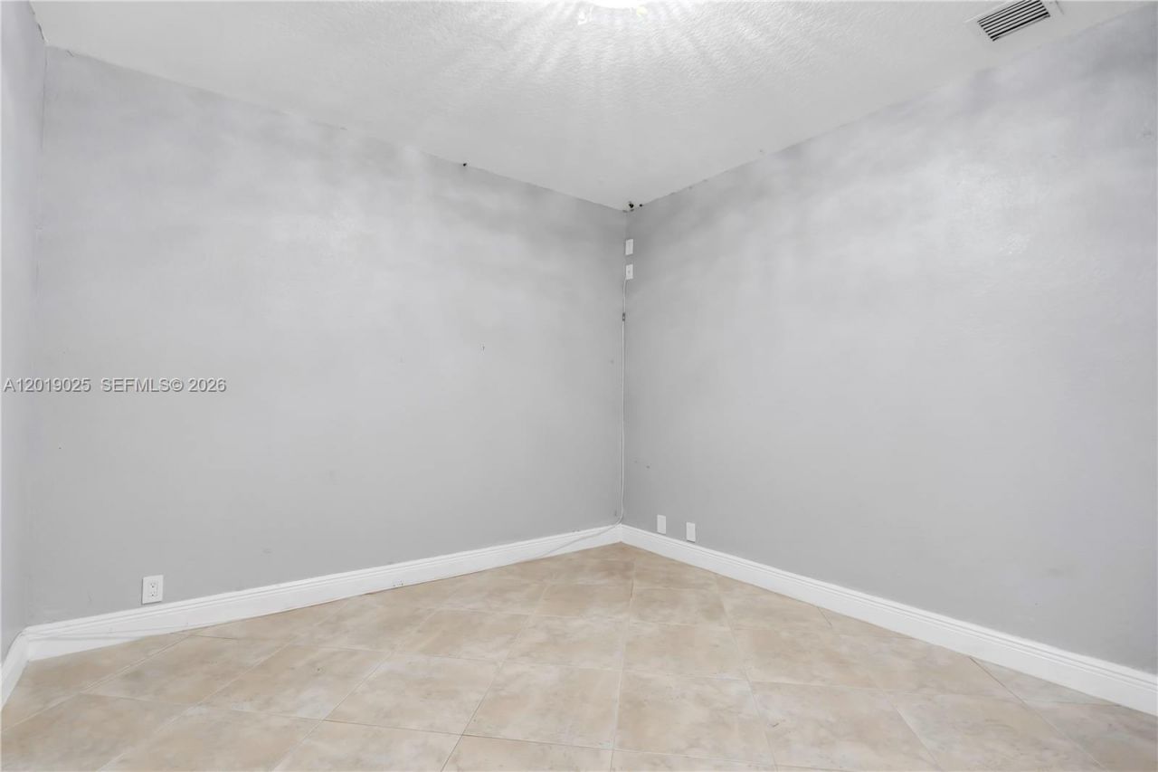 18201 SW 70th Pl, Southwest Ranches, FL 33331 Photo