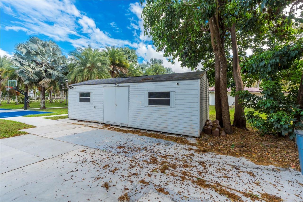 18201 SW 70th Pl, Southwest Ranches, FL 33331 Photo