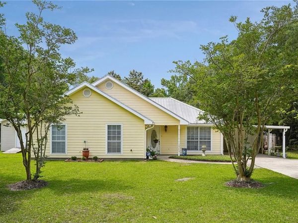 24664 ESQUINANCE Street , Lacombe, LA 70445