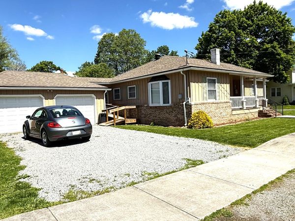 1000 10th Ave, Marlinton, WV 24954