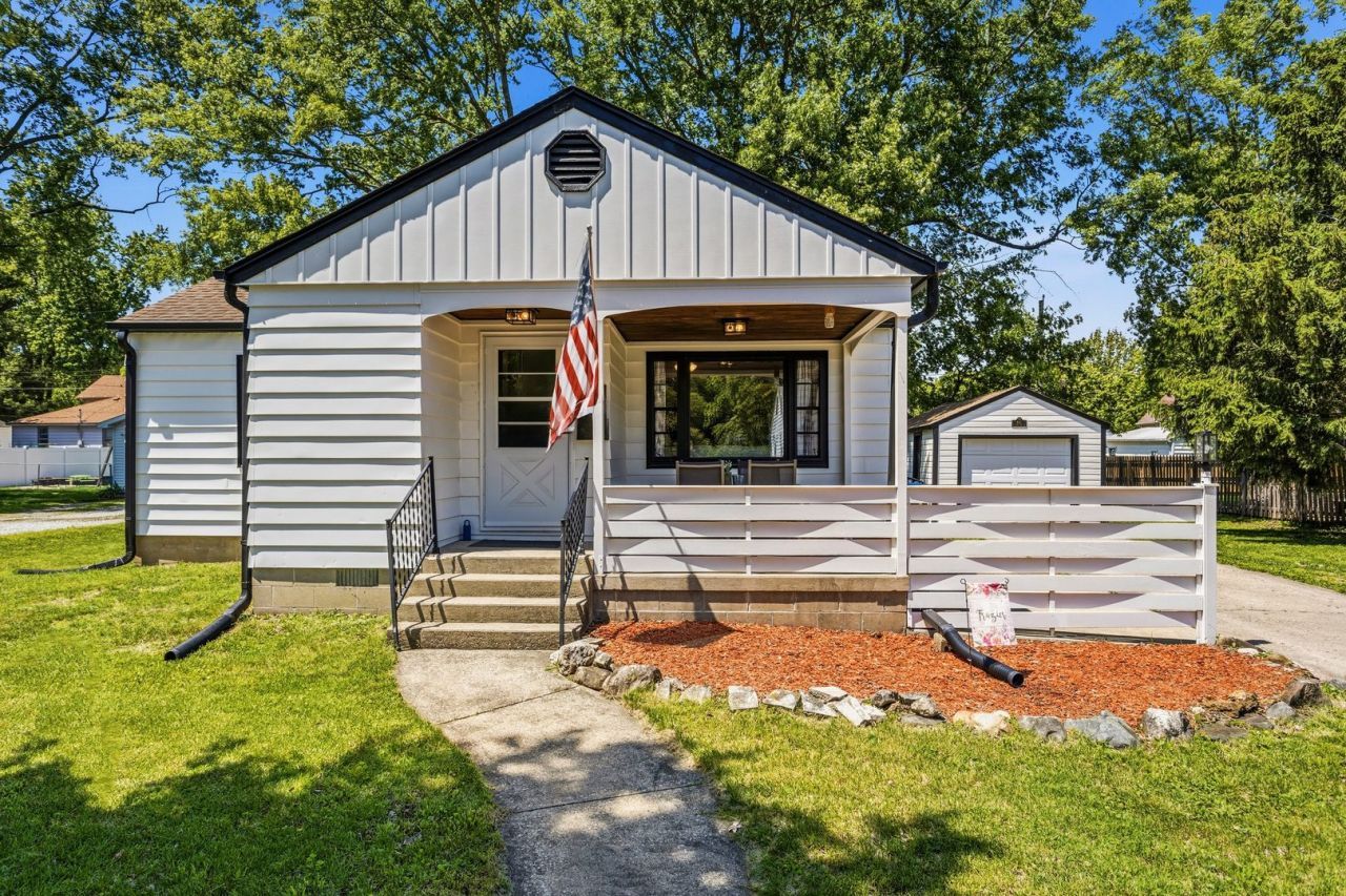 442 S Hamilton Street, Monticello, IL 61856 Main Photo
