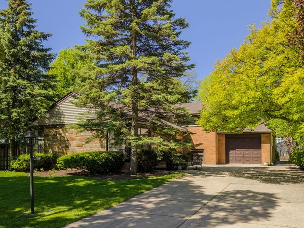 206 S See Gwun Avenue , Mount Prospect, IL 60056