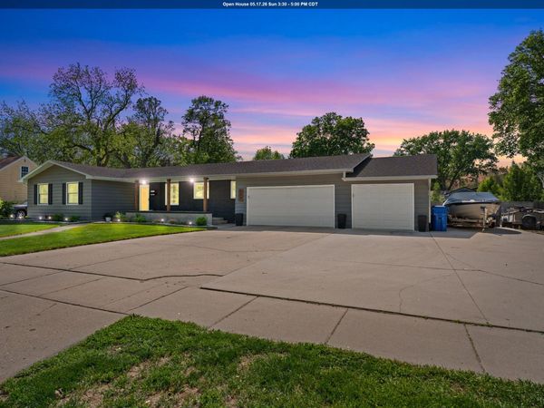 609 Thomas, Vermillion, SD 57069