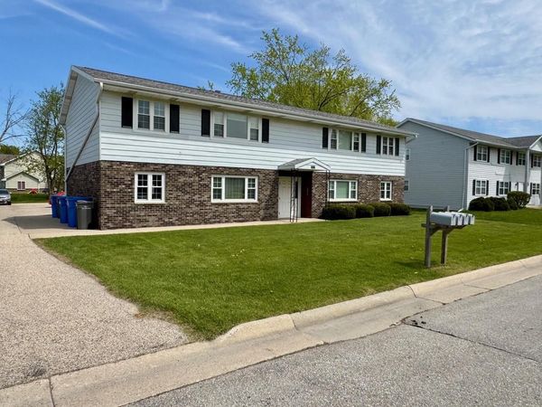 1012 Meadow STREET, Watertown, WI 53094