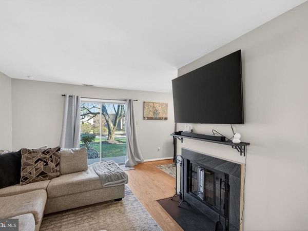 305 A KELLY COVE, MOUNT LAUREL, NJ 08054