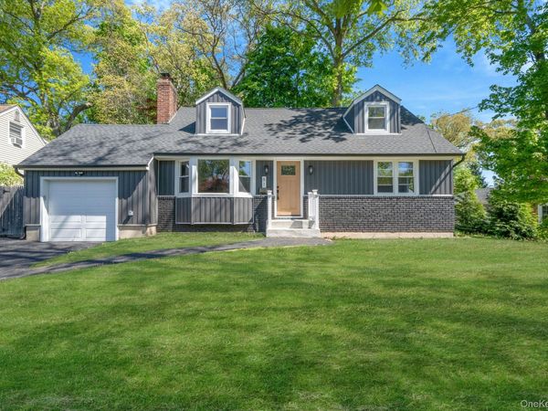 81 E 24th Street , Huntington Station, NY 11746