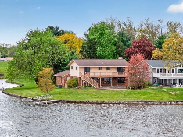 332 Riviera Drive, Brooklyn, MI 49230