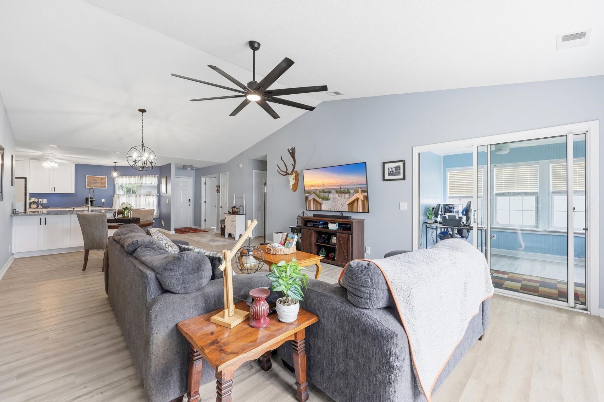 4214 Wrens Crossing Photo 7