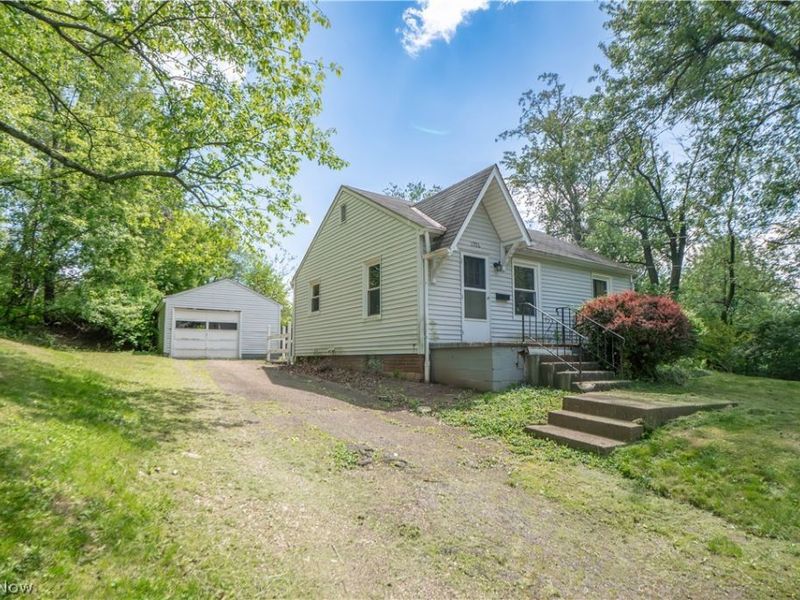 1706 31st Street NW, Canton, OH 44709 Photo 2