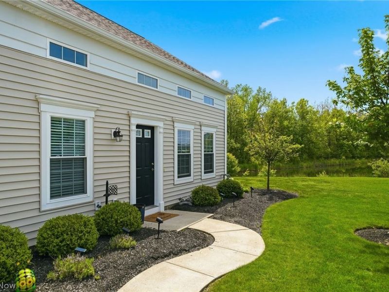 8704 Wakefield Run, North Ridgeville, OH 44039 Photo 3
