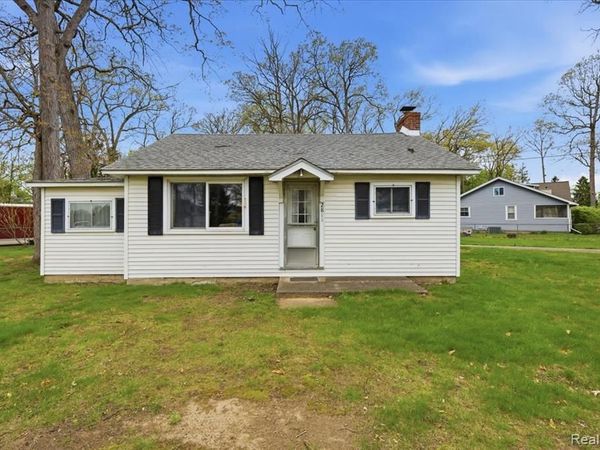 2811 Orange Grove Road, Waterford Twp, MI 48329