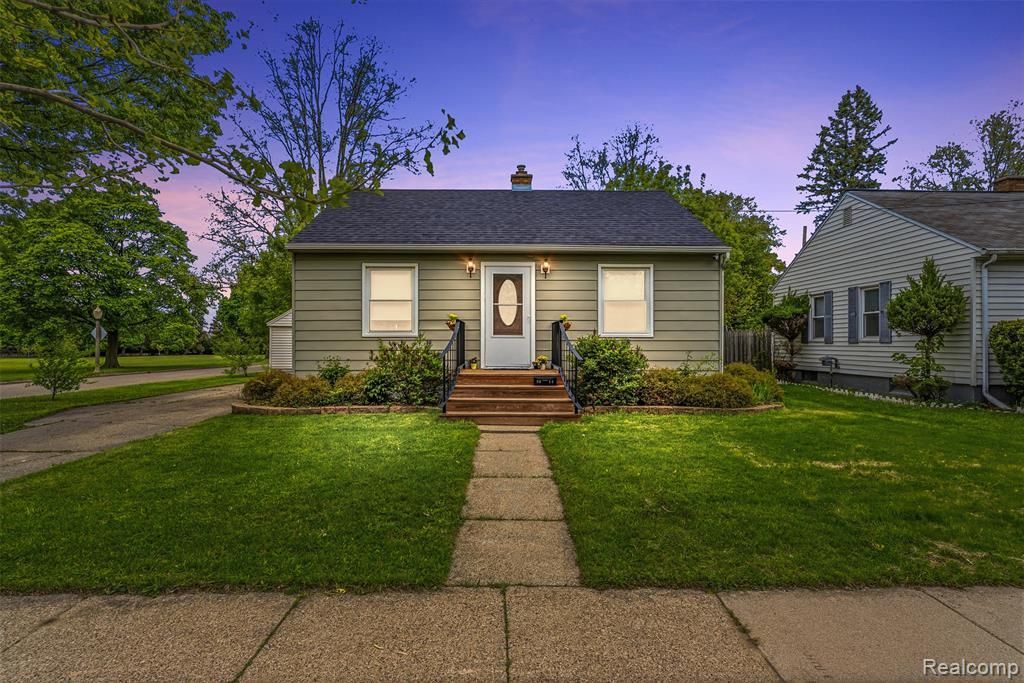 2014 Hyland Street, Lansing, MI 48915 Main Photo
