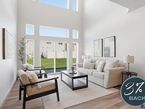 2404 E Jetty Pl, Sioux Falls, SD 57108
