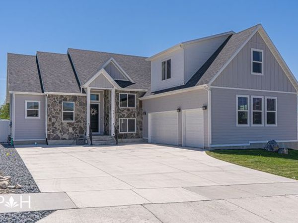 781 W 85 S, Hyrum, UT 84319