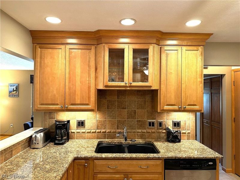 26771 Leenders Lane, North Olmsted, OH 44070 Photo 11