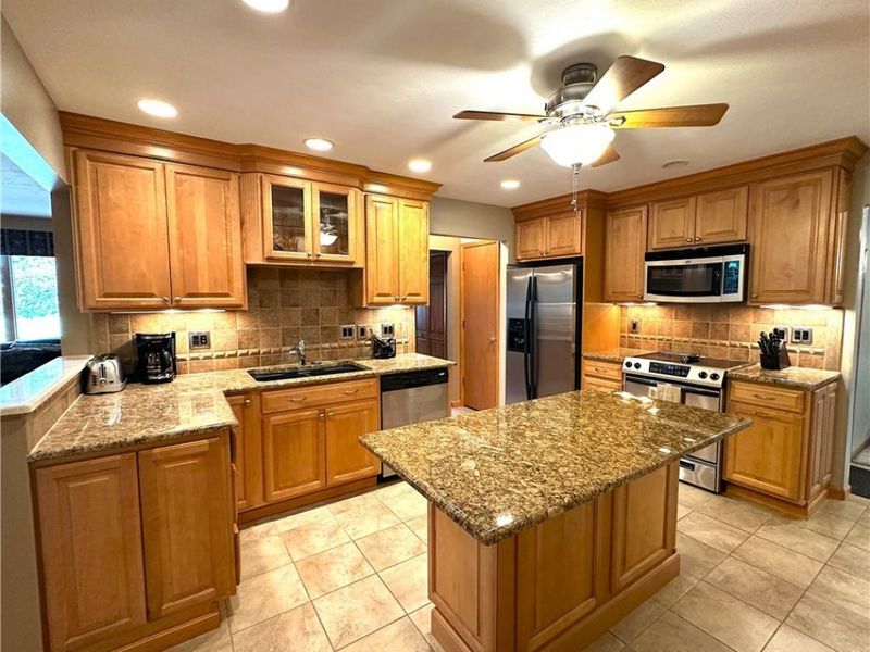 26771 Leenders Lane, North Olmsted, OH 44070 Photo 7