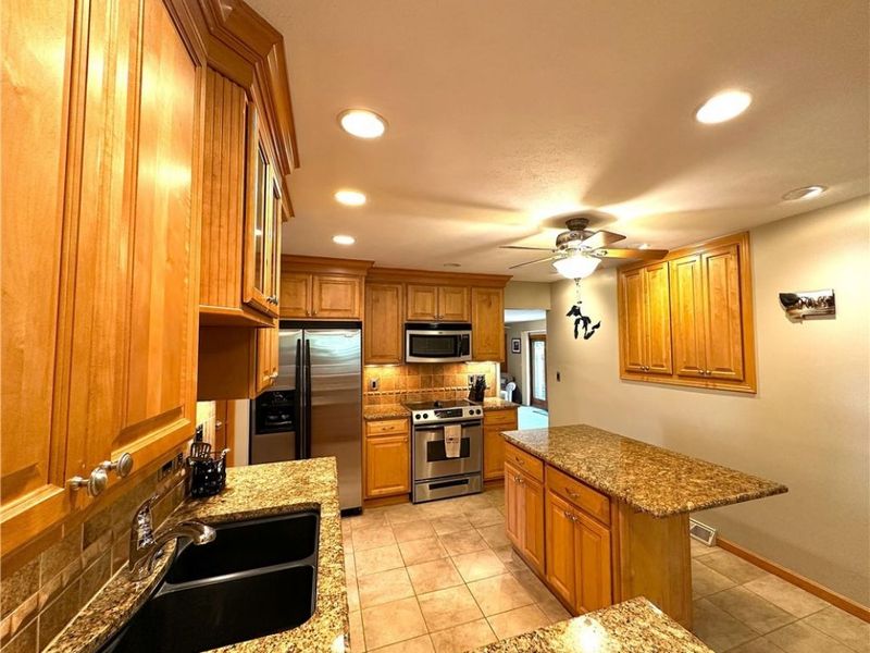 26771 Leenders Lane, North Olmsted, OH 44070 Photo 8