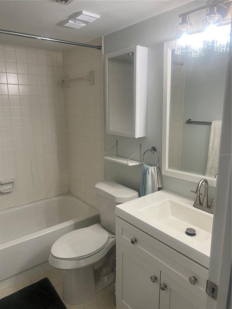 3215 Beneva Road, Unit 204, Sarasota, FL 34232 Photo