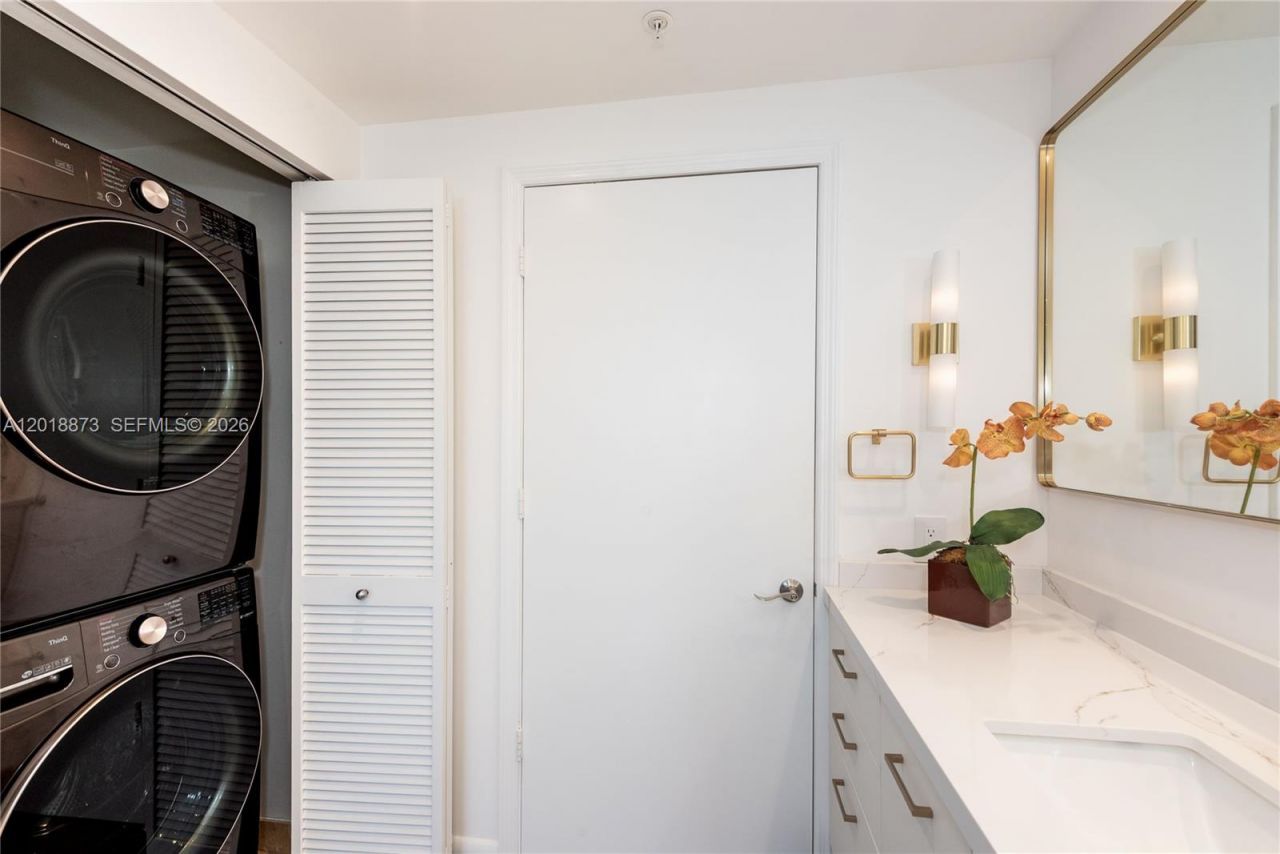 848 Brickell Key Dr , Unit 2703, Miami, FL 33131 Photo