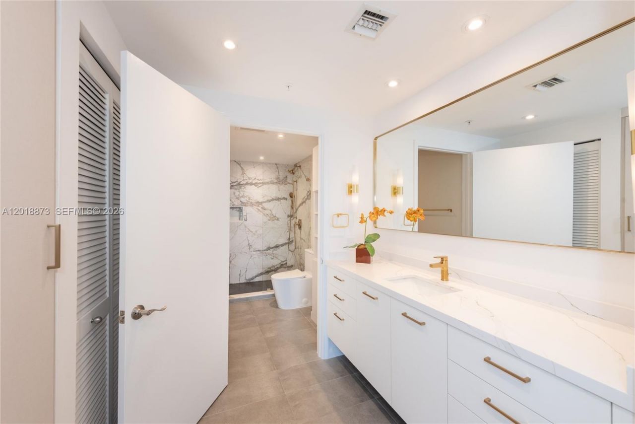 848 Brickell Key Dr , Unit 2703, Miami, FL 33131 Photo