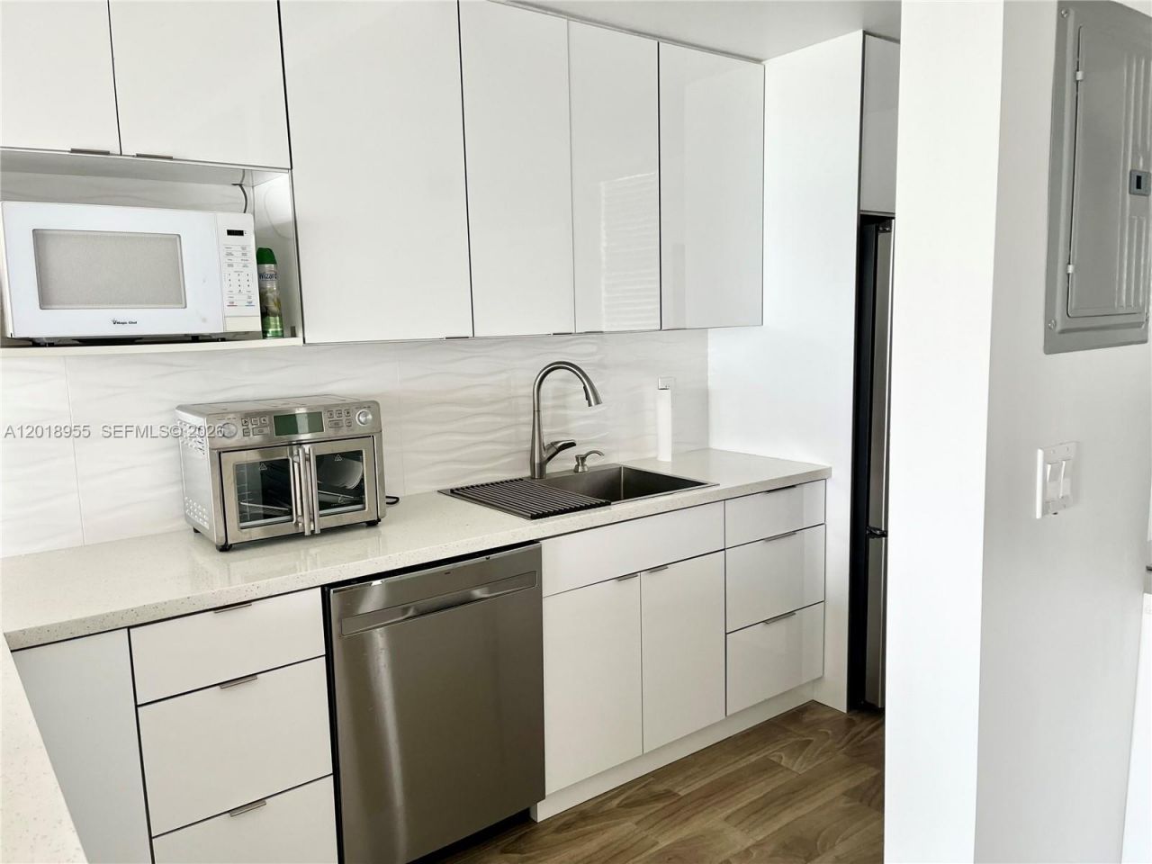 2910 Point East Dr , Unit M209, Aventura, FL 33160 Photo