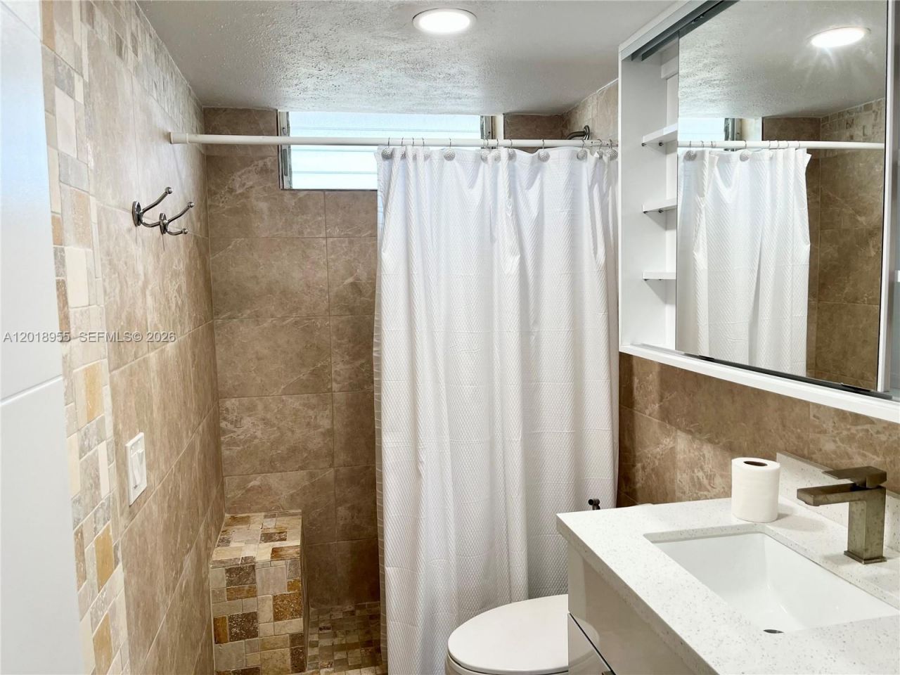 2910 Point East Dr , Unit M209, Aventura, FL 33160 Photo