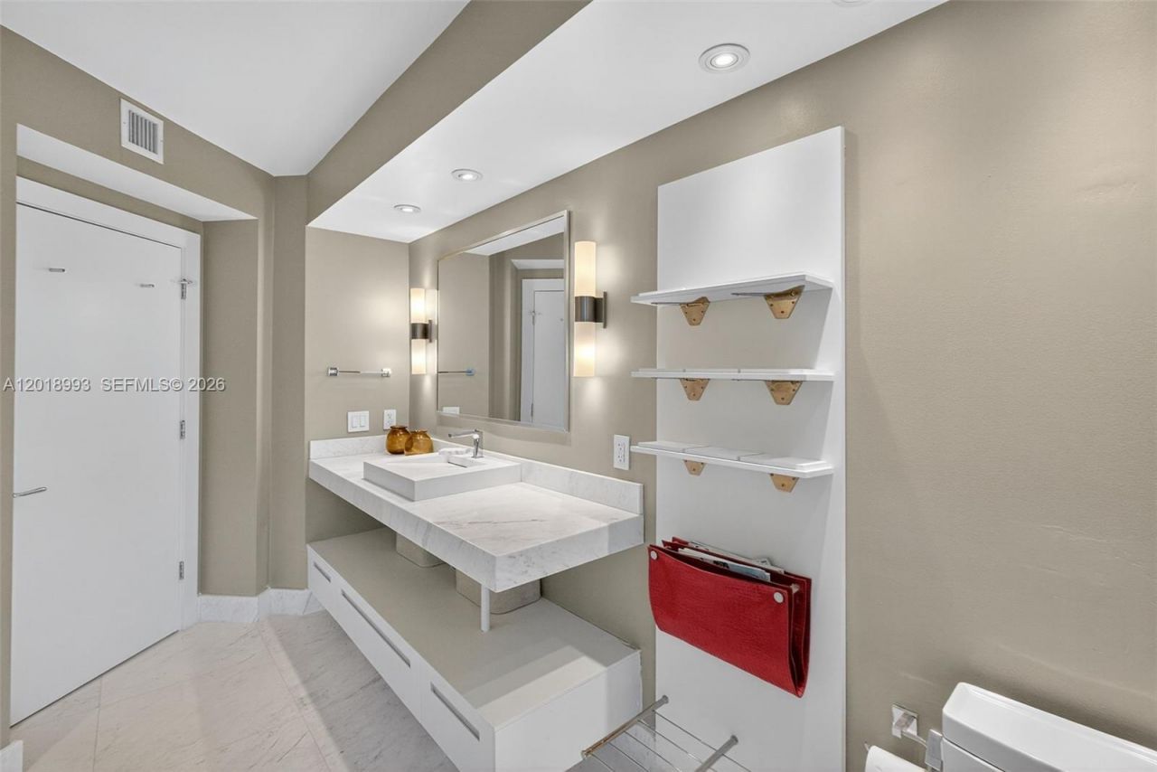1500 Ocean Dr , Unit 507, Miami Beach, FL 33139 Photo
