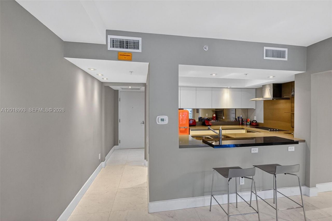 1500 Ocean Dr , Unit 507, Miami Beach, FL 33139 Photo