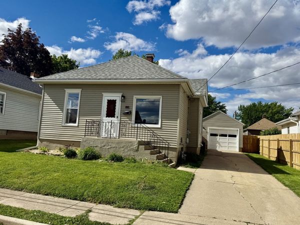 625 10th Street , Peru, IL 61354