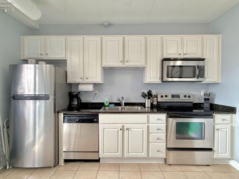 401 W Shoreline Drive, Unit 112, Sandusky, OH 44870 Photo 11