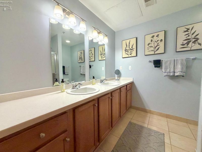 401 W Shoreline Drive, Unit 112, Sandusky, OH 44870 Photo 17