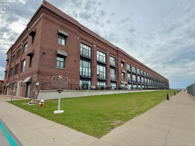 401 W Shoreline Drive, Unit 112, Sandusky, OH 44870 Photo 3