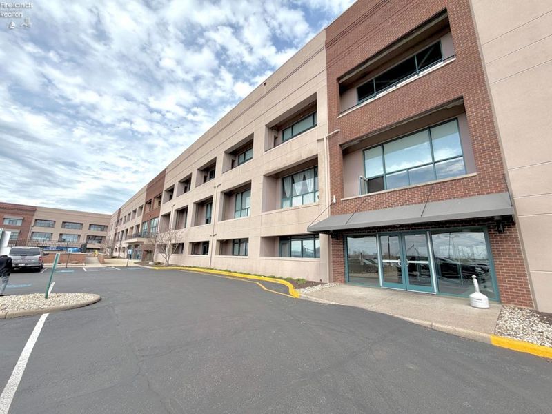 401 W Shoreline Drive, Unit 112, Sandusky, OH 44870 Photo 5