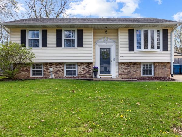 1121 Oakwood Drive, Vermilion, OH 44089