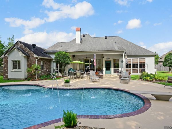 9417 Homestead Dr, Baton Rouge, LA 70817